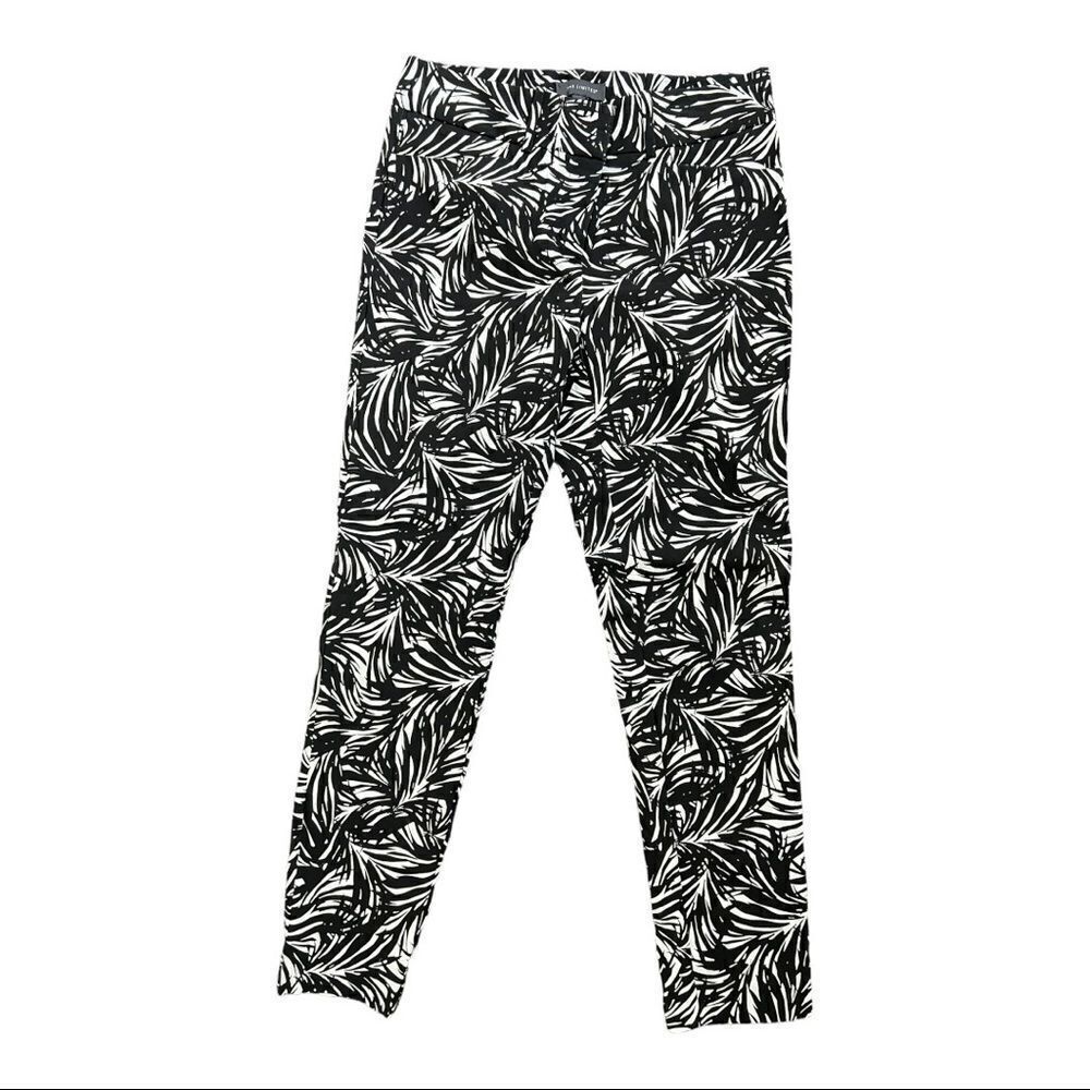 THE LIMITED Black and White Leaf Print Pants. Size 4